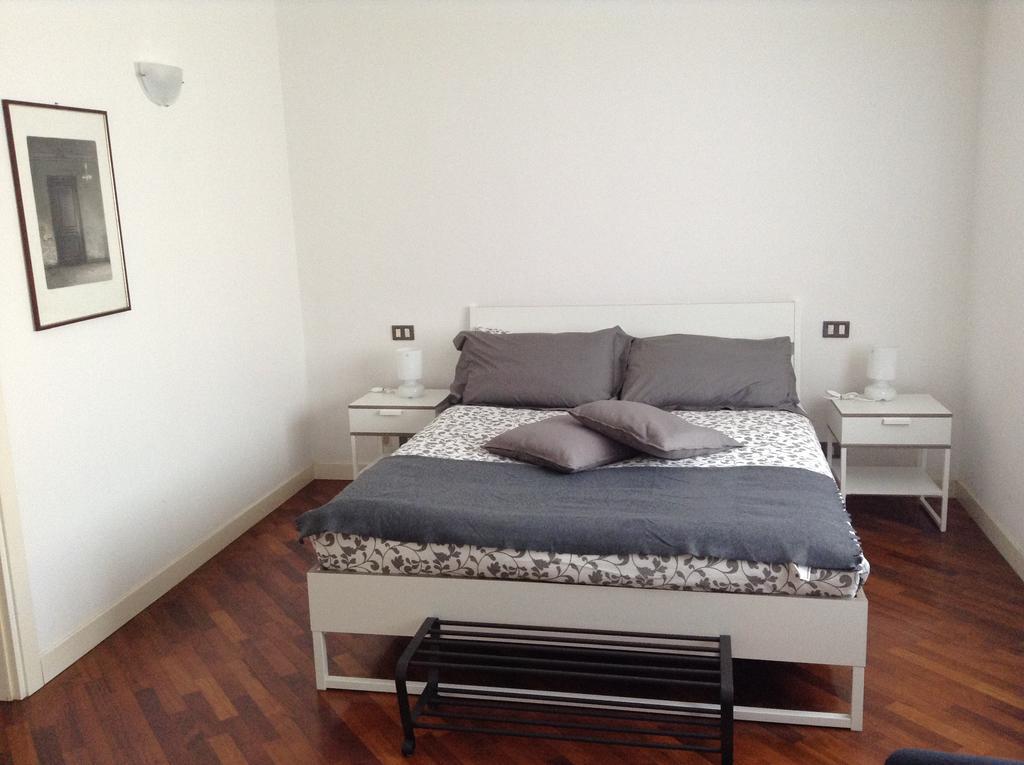 Guesthouse Flora Lodi Luaran gambar