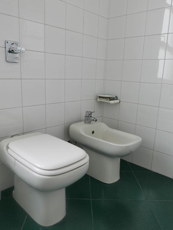 Guesthouse Flora Lodi Luaran gambar