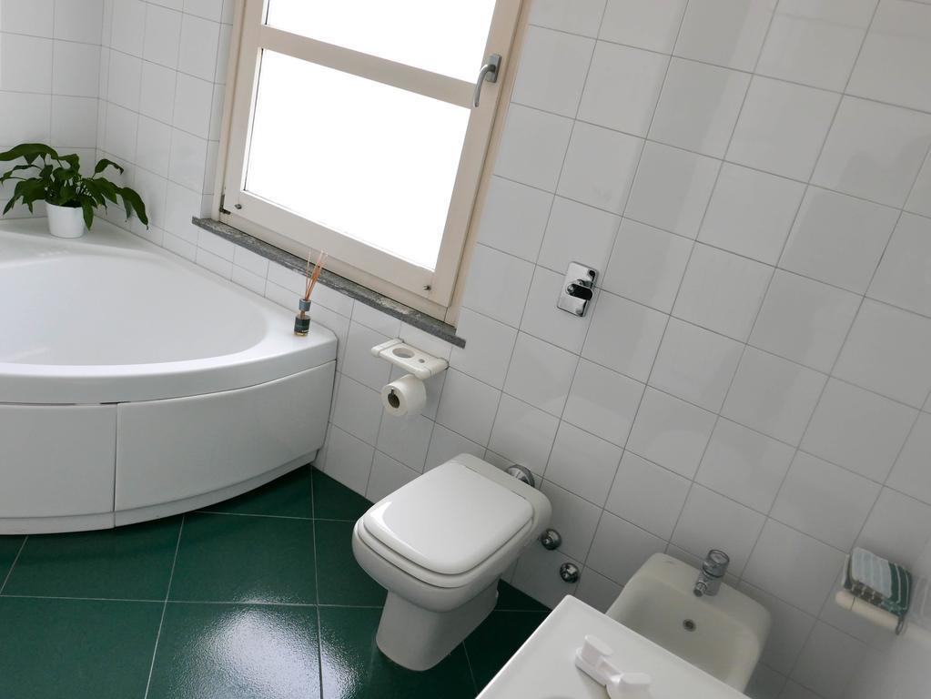 Guesthouse Flora Lodi Luaran gambar